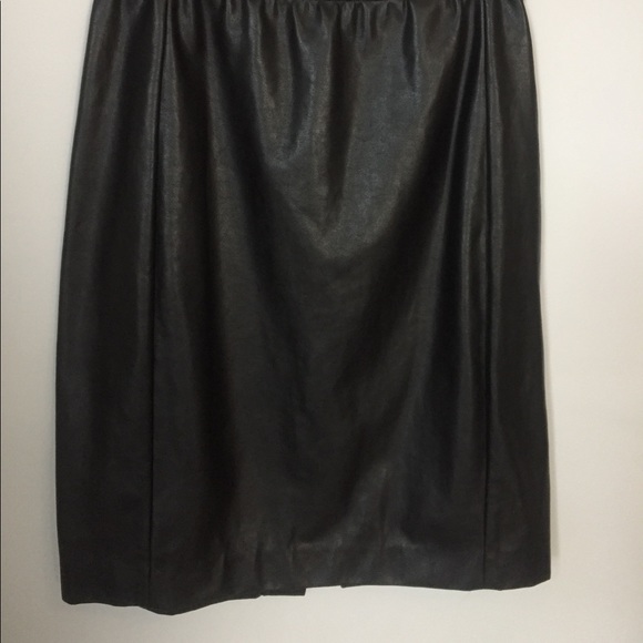 Aritzia leather pencil skirt - Picture 6 of 8